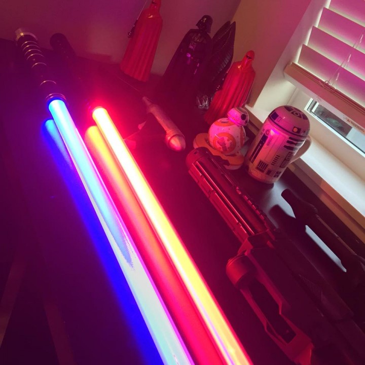 star wars family halloween costumes lightsabers