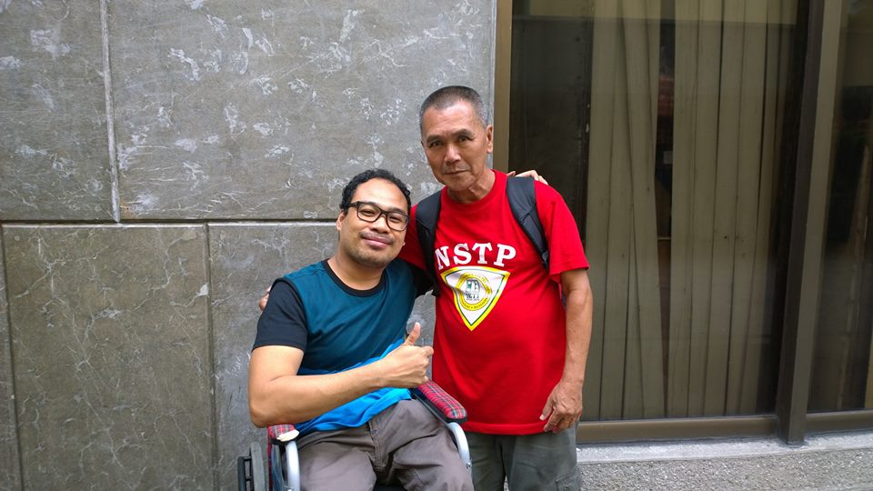 INSPIRING Netizen Shares Fateful Meeting with Homeless Singaporean Man