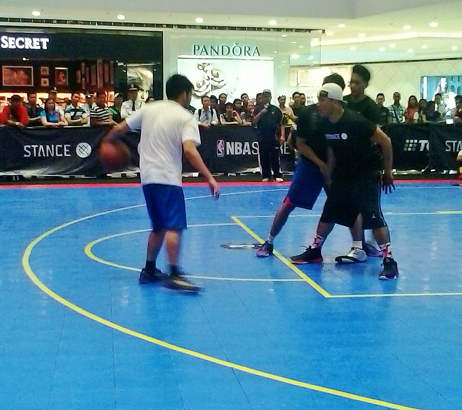 STANCEPH The Official NBA Socks Flies To The Philippines! When In Manila