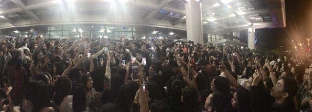 Maine Mendoza Was at Sam Smith's Concert Last Night and Caused Quite a Stir 1 maine mendoza yaya dub sam smith concert