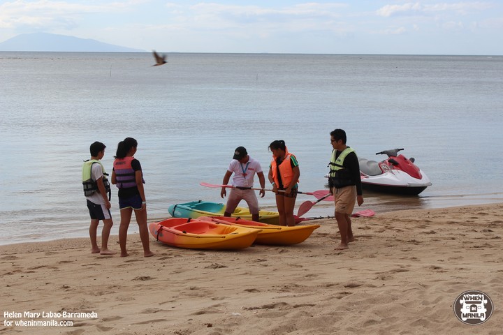 Experiencing Eternal Summer at Aquaria Water Park 13 Eternal-Summer-Experience-Aquaria-016-kayak-instructor