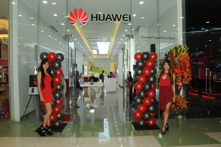 Experience Huawei at Mall of Asia