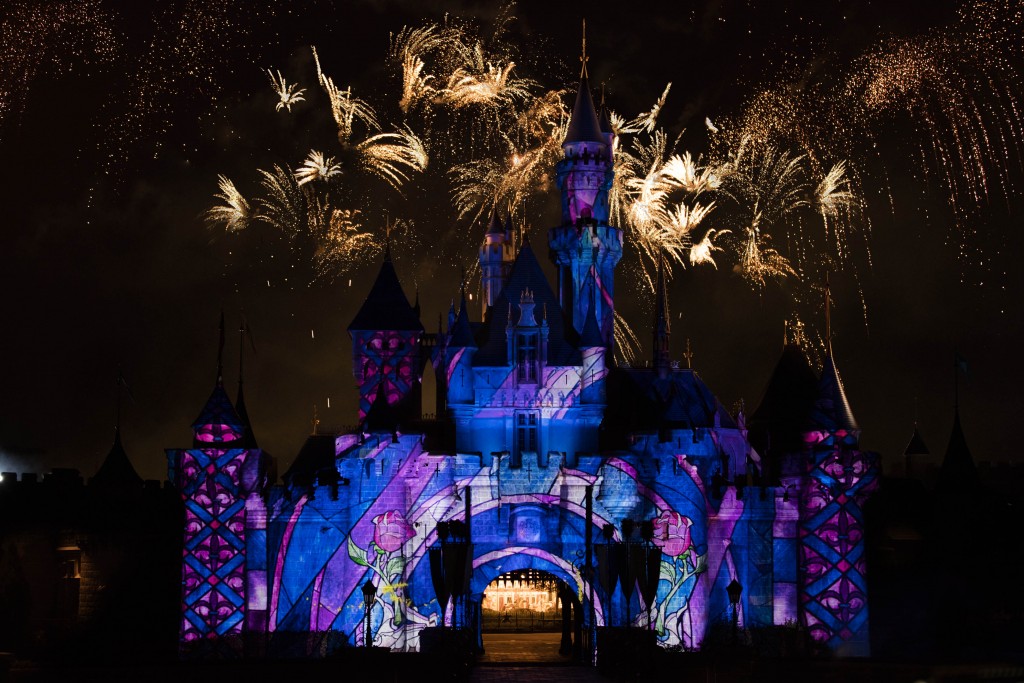 hong kong disneyland castle projection