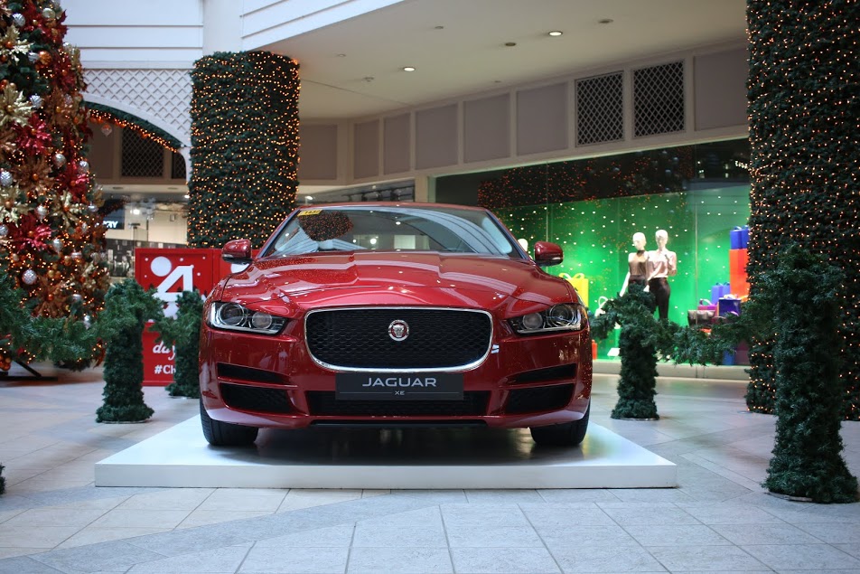 Celebrating 20 Years of #ChristmasAtRockwell 2 Jaguar XE