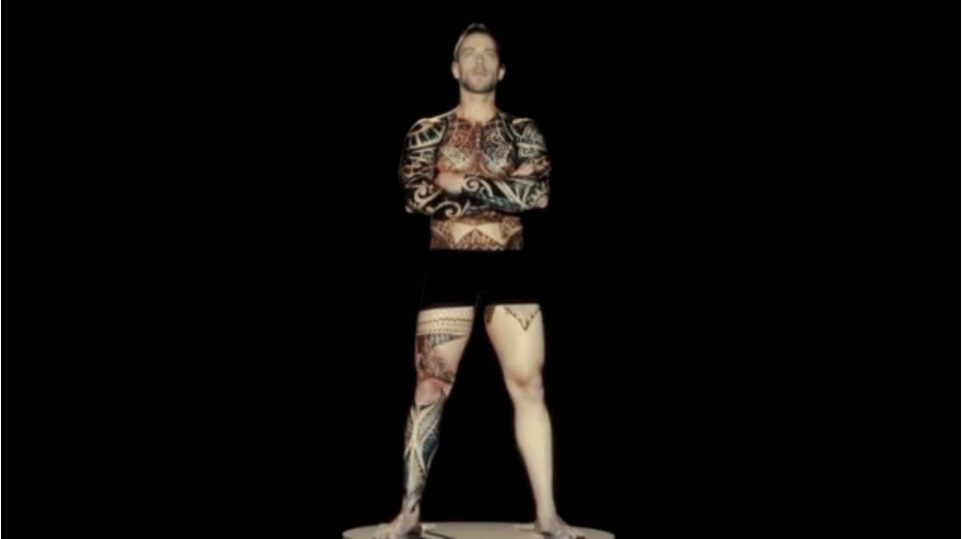 AMAZING! Take a Look at this Live Tattoo 3D Mapping Projection on People