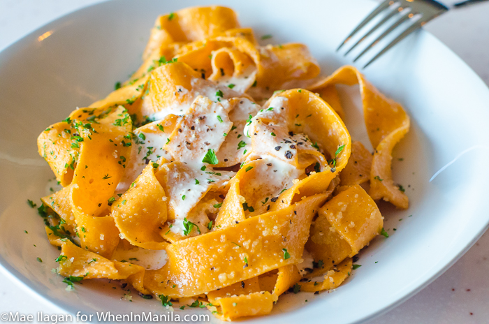 Burger Pub Mae Ilagan When in Manila (13 of 19)