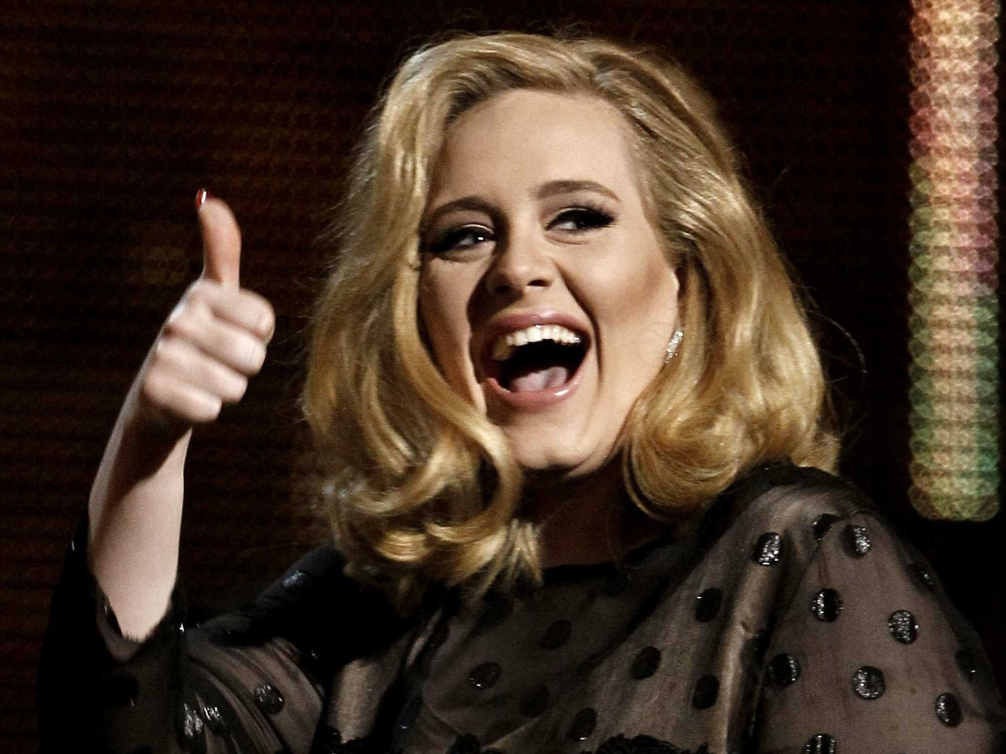 Adele let her son wear anna frozen costume