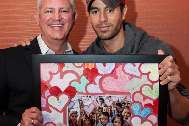 Enrique Iglesias Save The Children Yolanda