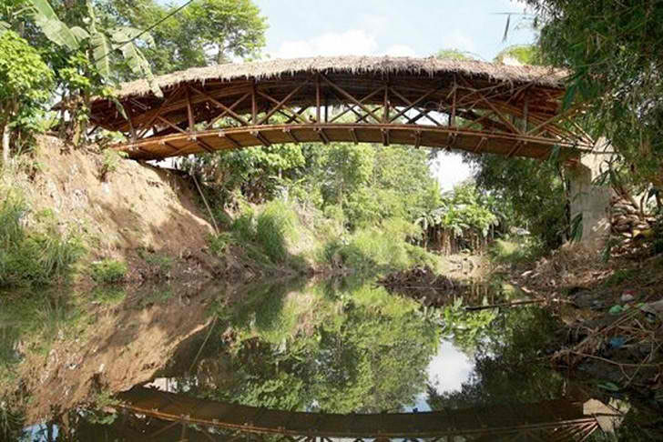 LOOK Davao Locals Build Bridge Using Bamboo
