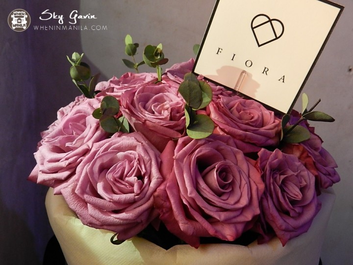 Give Luxe Hatbox Bouquets for a perfect Valentine