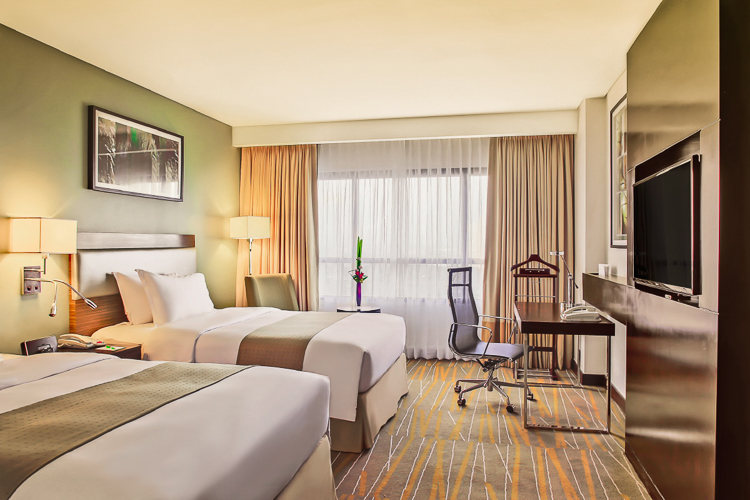 Holiday Inn & Suites Makati (1 of 3)