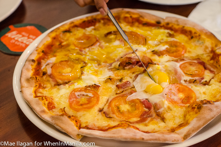 3 New MUST TRY Restos at Uptown Mall at The Fort! 6 Peperoni Pizzeria Up Town Mall Megaworld Mae Ilagan When in Manila (28 of 31)