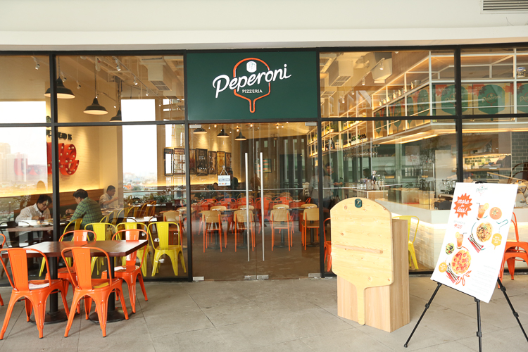Peperoni Pizzeria Uptown Mall The Fort Megaworld Corp (8 of 9)