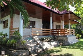 Private Barkada & Family beach destination in Moalboal, Cebu: White Beach Oceanfront House 4