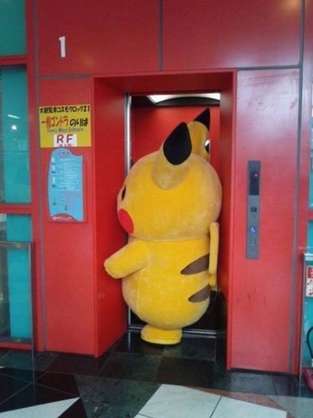 8 Photos of Japanese Mascots Getting Stuck in Things that are Too Damn Cute 8 8 Photos of Japanese Mascots Getting Stuck in Things that are Too Damn Cute