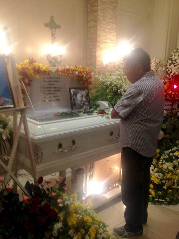 Duterte attends funeral (1)