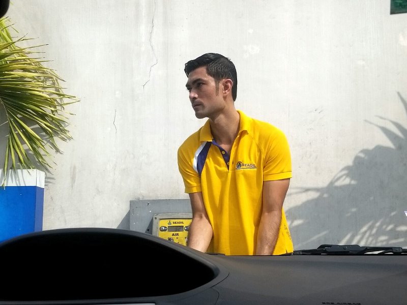 Good-looking gasoline boy (4)