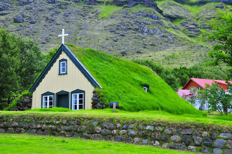 10 Sky Gardens Around the World and Why They are Important 4 Icelandic church