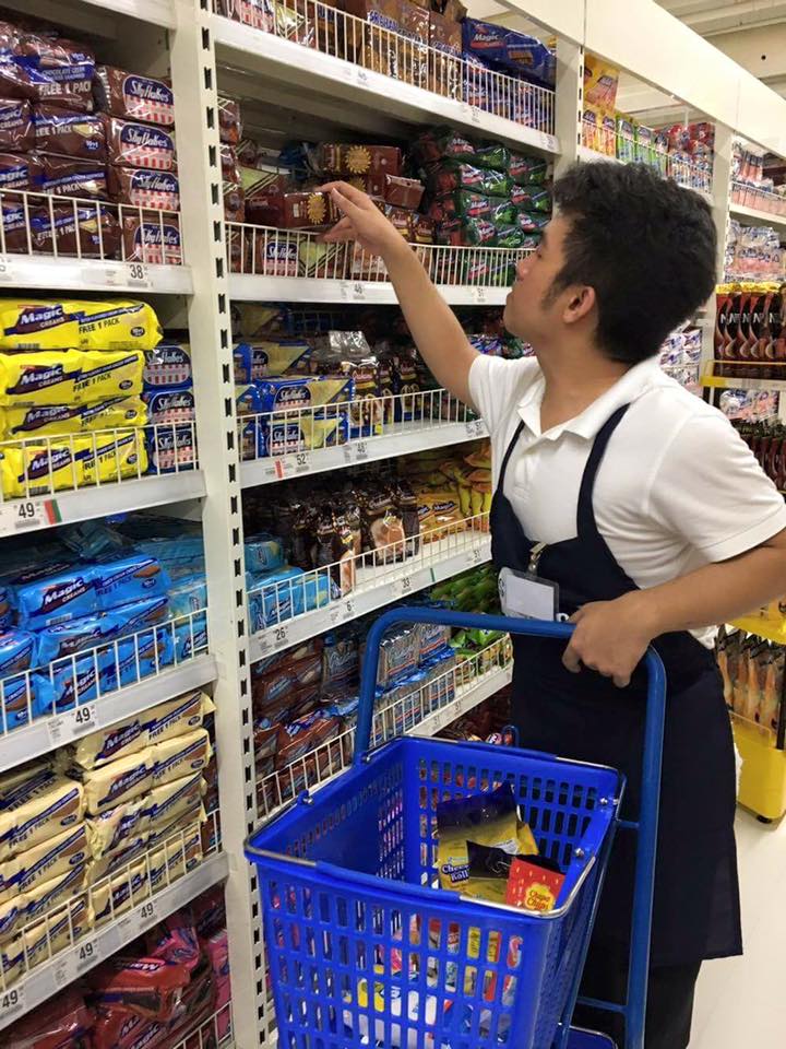 INSPIRING: Supermarket Gives Work to Persons with Autism 1 Supermarket job autism (2)