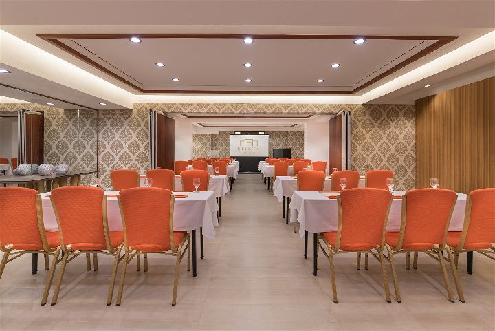 10 Reasons Why You Should Stay at The District Boracay