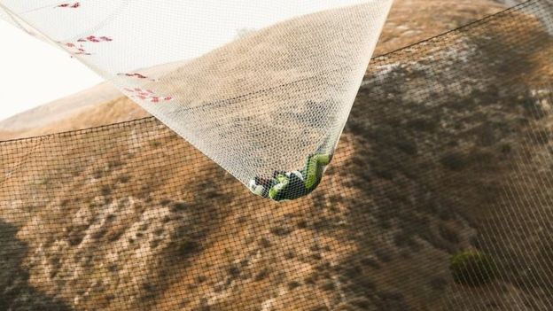 Luke Aikins Skydiver Jumps 25,000 Feet...Without a Parachute