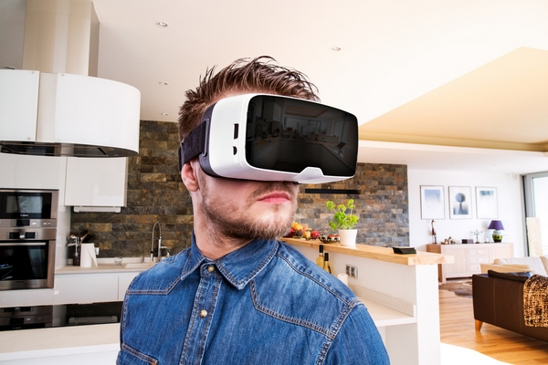 VR Goggles_Shutterstocks