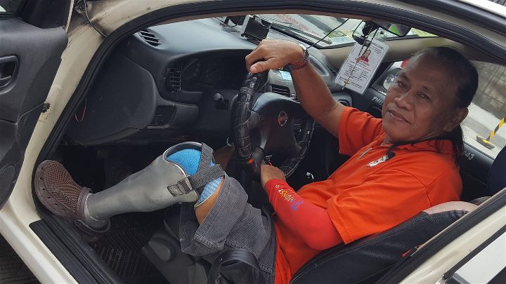 LOOK: Hard-Working Taxi Driver with Amputated Leg Needs Help
