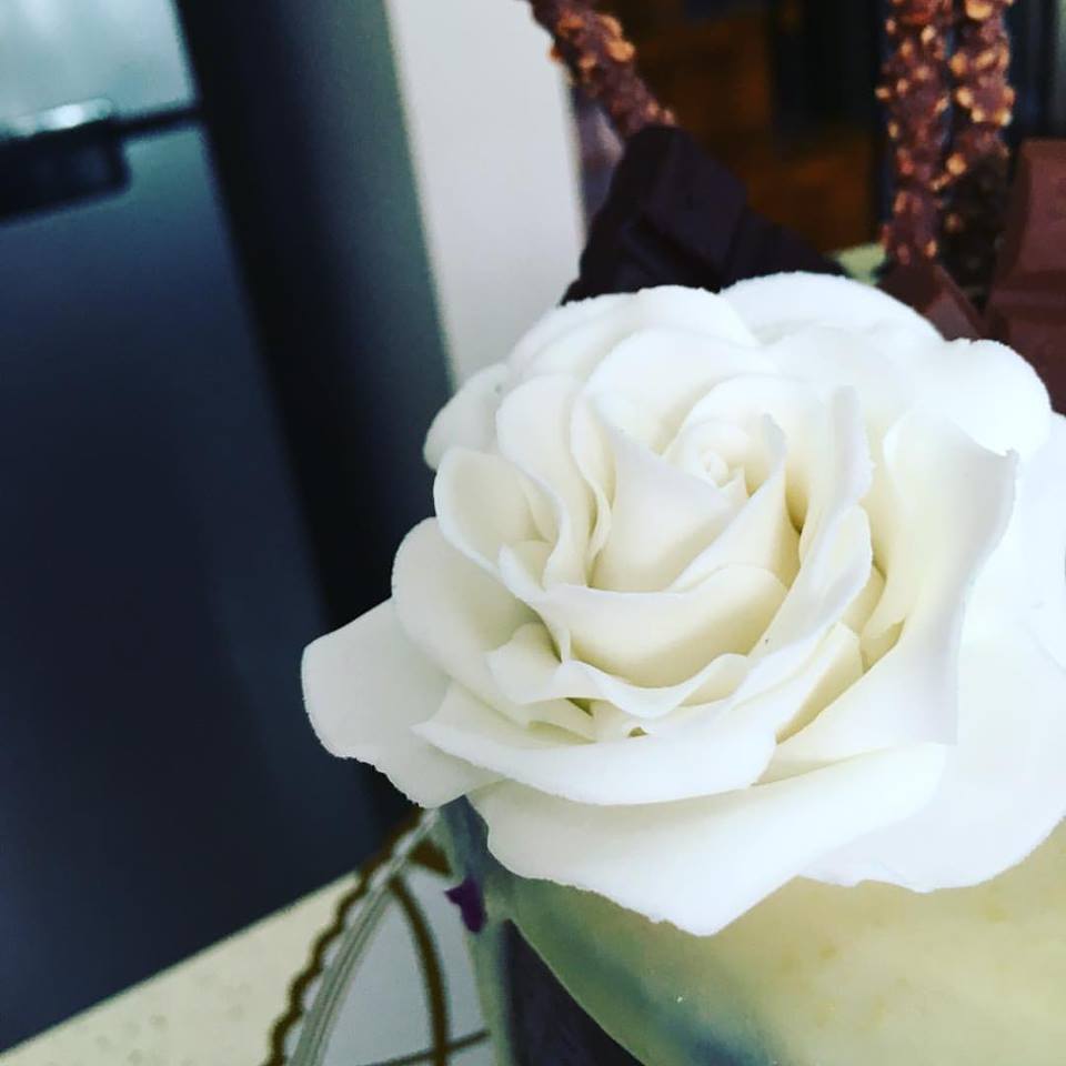irish-rodriguez-edible-rose