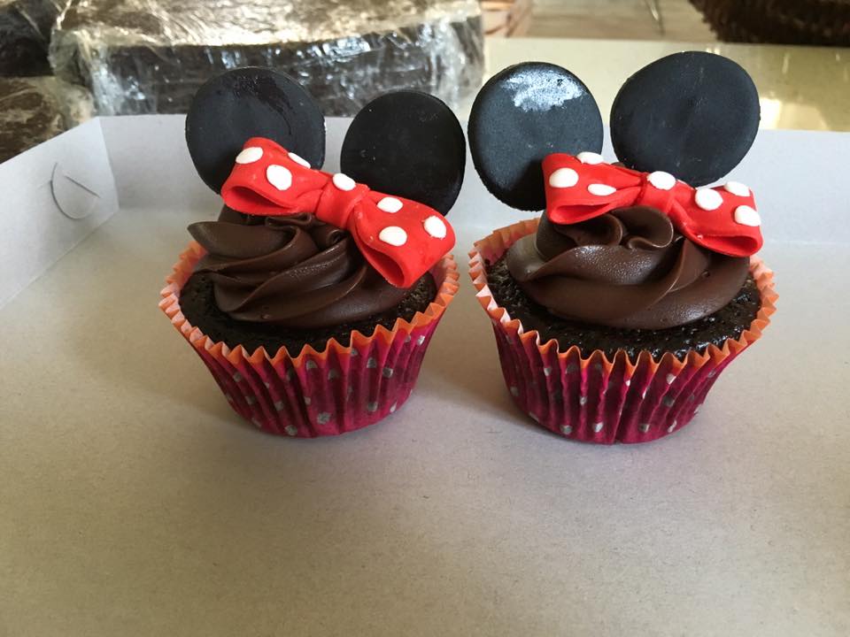 irish-rodriguez-minnie-mouse-cupcakes