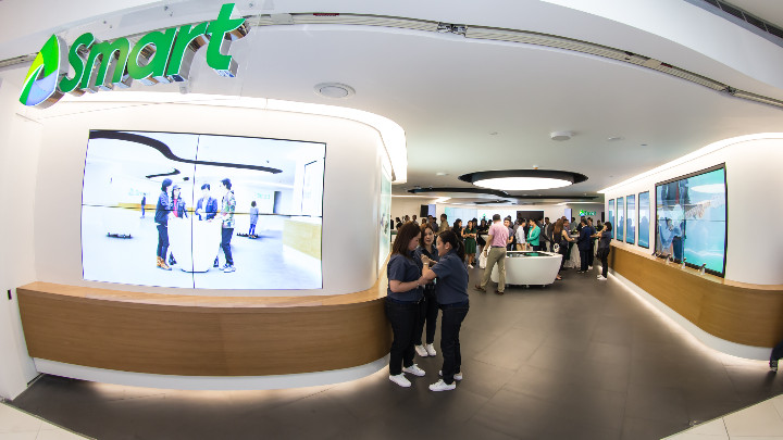 Smart flagship store