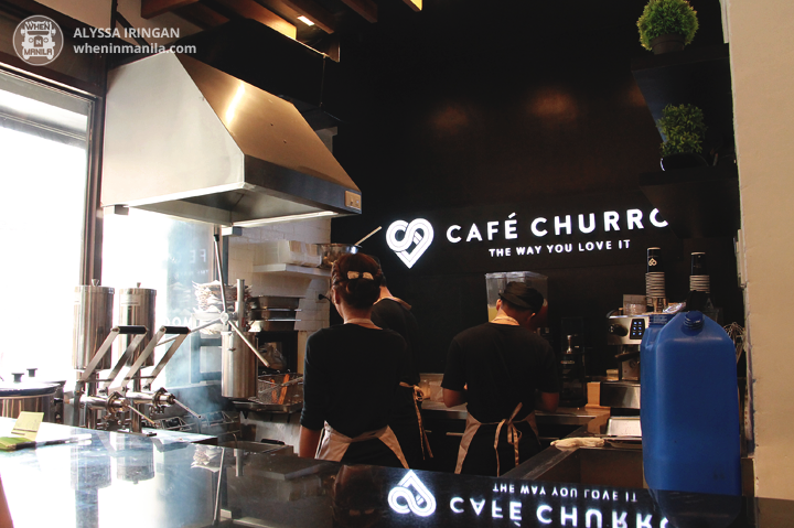 cafe-churro-staff-at-work