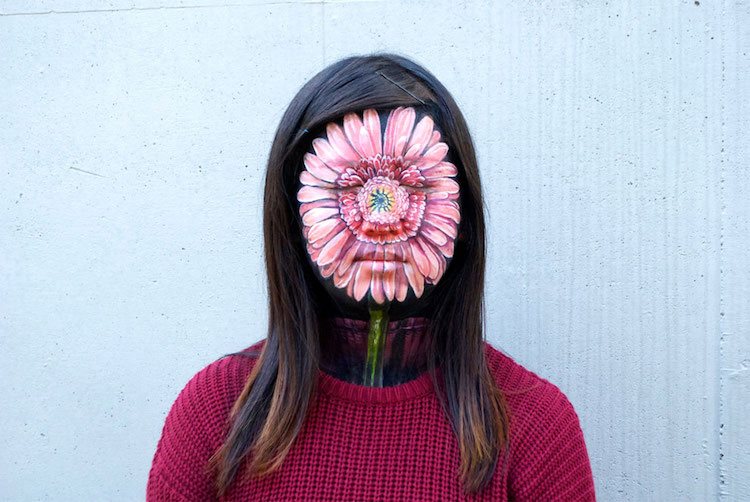 Artist Creates Mind-Bending Illusions Using Body Paint