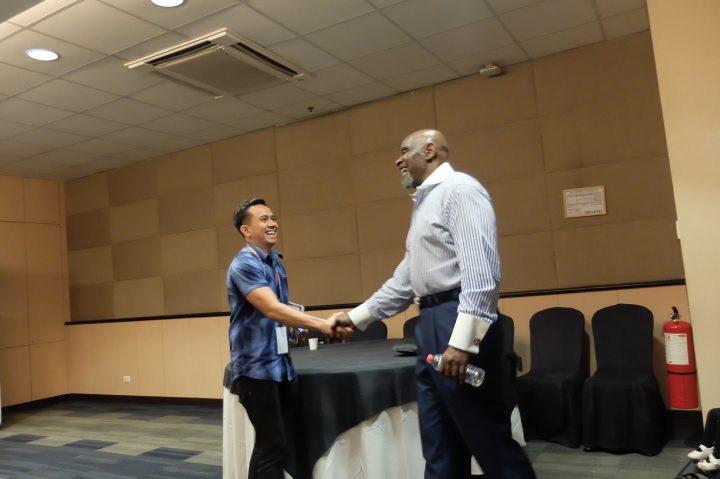 So honored to meet and laugh with the man behind The Pursuit of Happyness e1478702488935