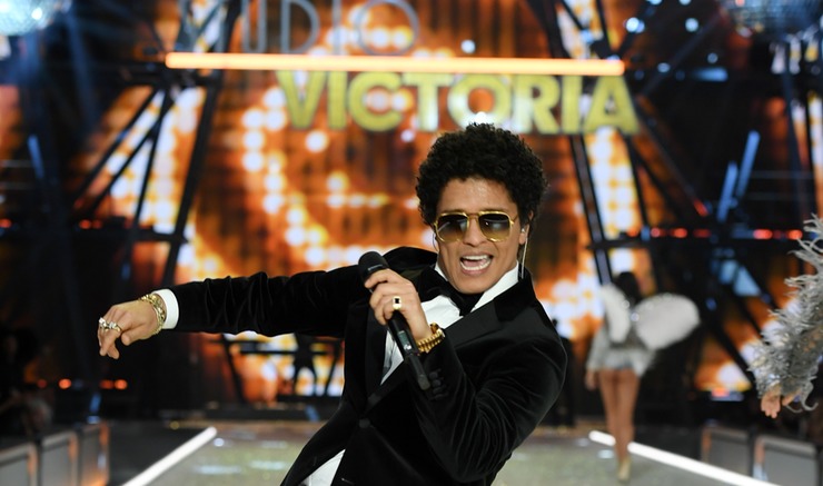 bruno-mars victoria's secret fashion show
