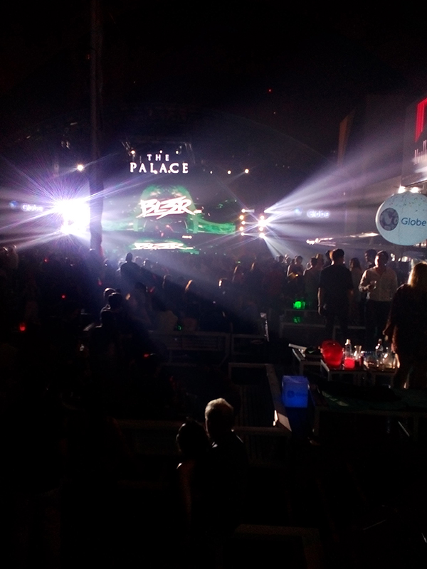 5 Reasons Why the Palace Pool Club's New Year's Eve Ball Was So Lit 5 pool2