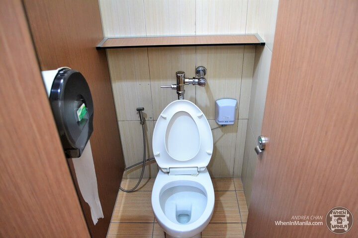 8 Restrooms in Ateneo For Your "No. 2" Needs 10 ADMUTOILETS-REGIS3