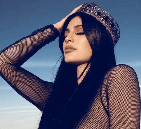 ENTERTAINMENT: Kylie Jenner tweets this and Snapchat loses $1.5 billion in value 1 Kylie Jenner lip kit