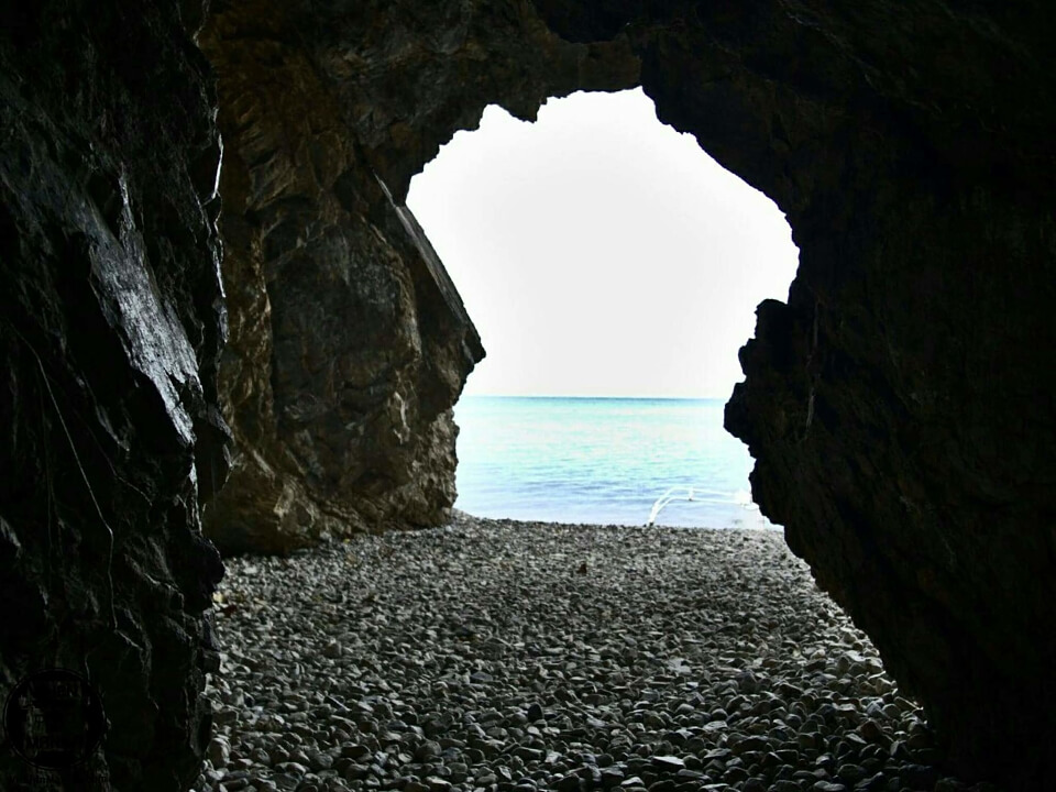 Mararison-Gul-ob-Beach-Cave_opt