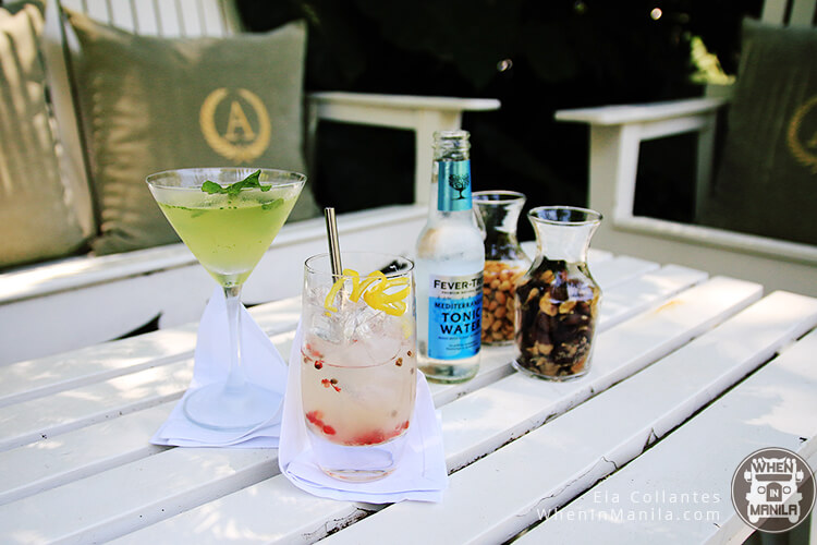 Lanai Lounge drinks