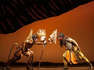 Mufasa and Scar THE LION KING Photo by Joan Marcus © Disney
