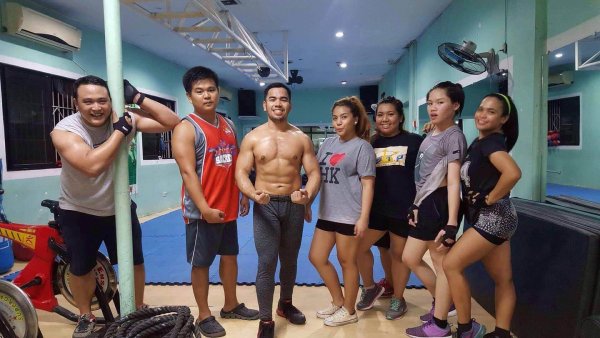 INSPIRING: This guy's fitness journey from #HarambetoHaramBAE will motivate you to work out! 7 19577174_1833871883296947_9123126432030682998_o