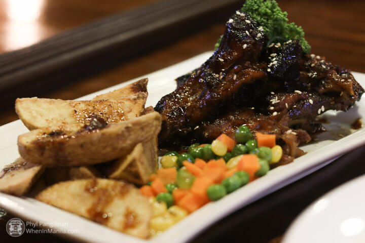 Finnians Irish Pub: Get the Feel of Ireland Right in San Juan 3 Finnians Food Honey Bourbon Wings