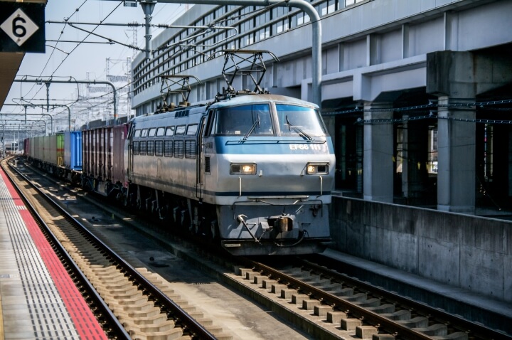 JR Train 1 (1)