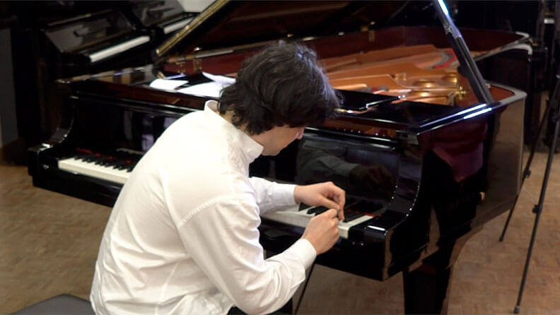 piano hits