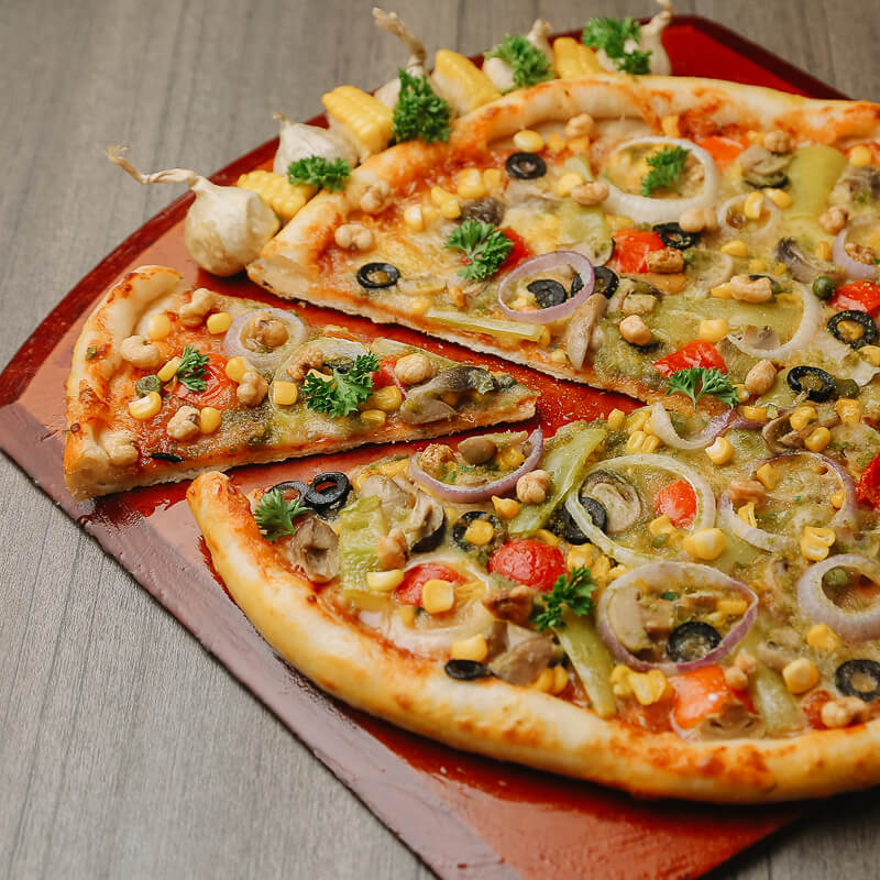 Vikings Bacolod_Extravaganza Corn Garlic Pizza (8)
