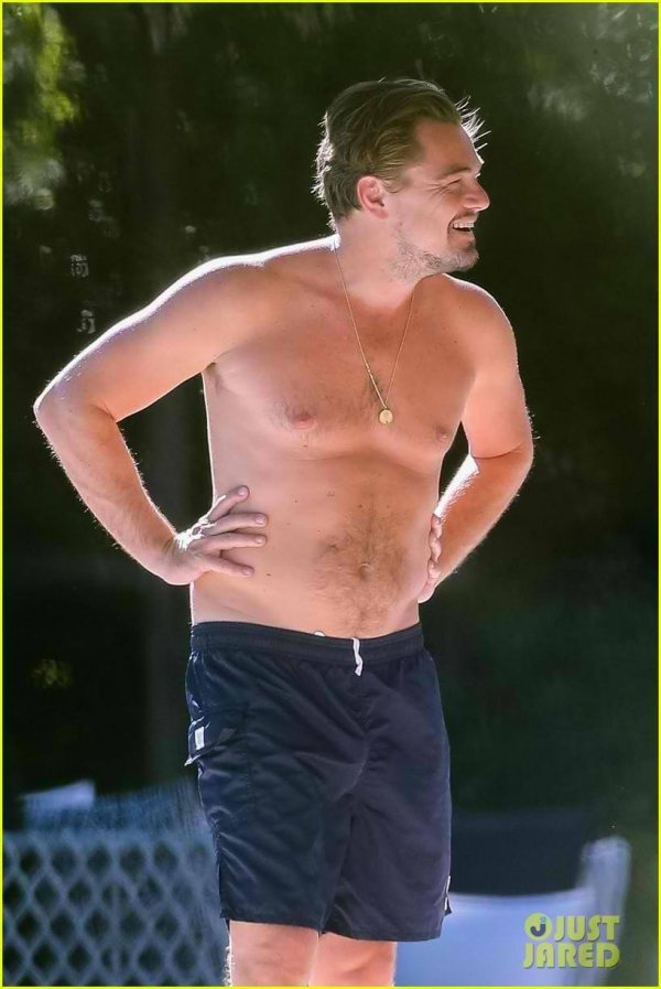 leo dicaprio goes shirtless on vacation with kate winslet 02 e1503851447923