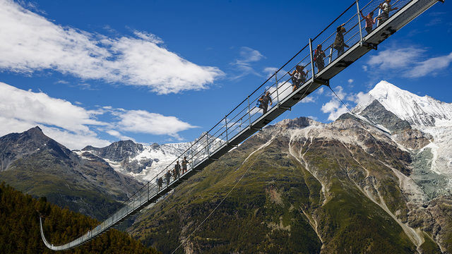 worlds longest suspension bridge