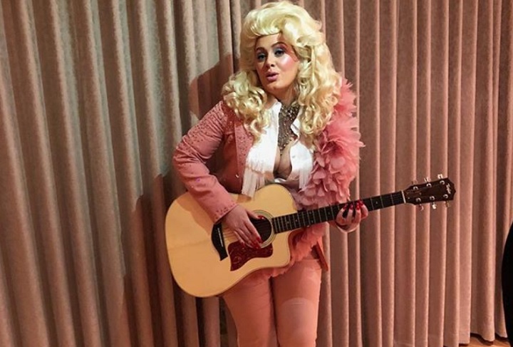Adele Dressed as Dolly Parton