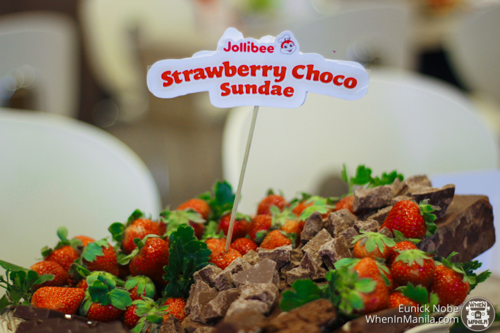 Jollibee Strawberry Choco Sundae 2