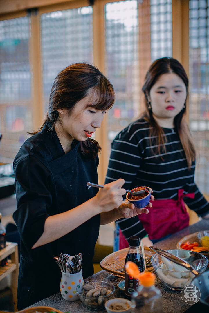 How I Learned to Cook Korean Food... in Korea! 1 Korean Cooking Class Seoul 5